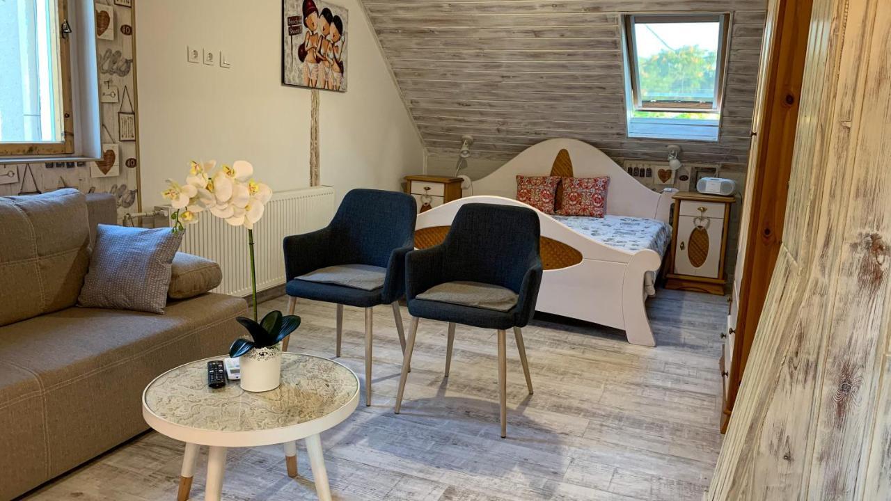 טיהאני T.H.Ny Village Inn Cottage מראה חיצוני תמונה