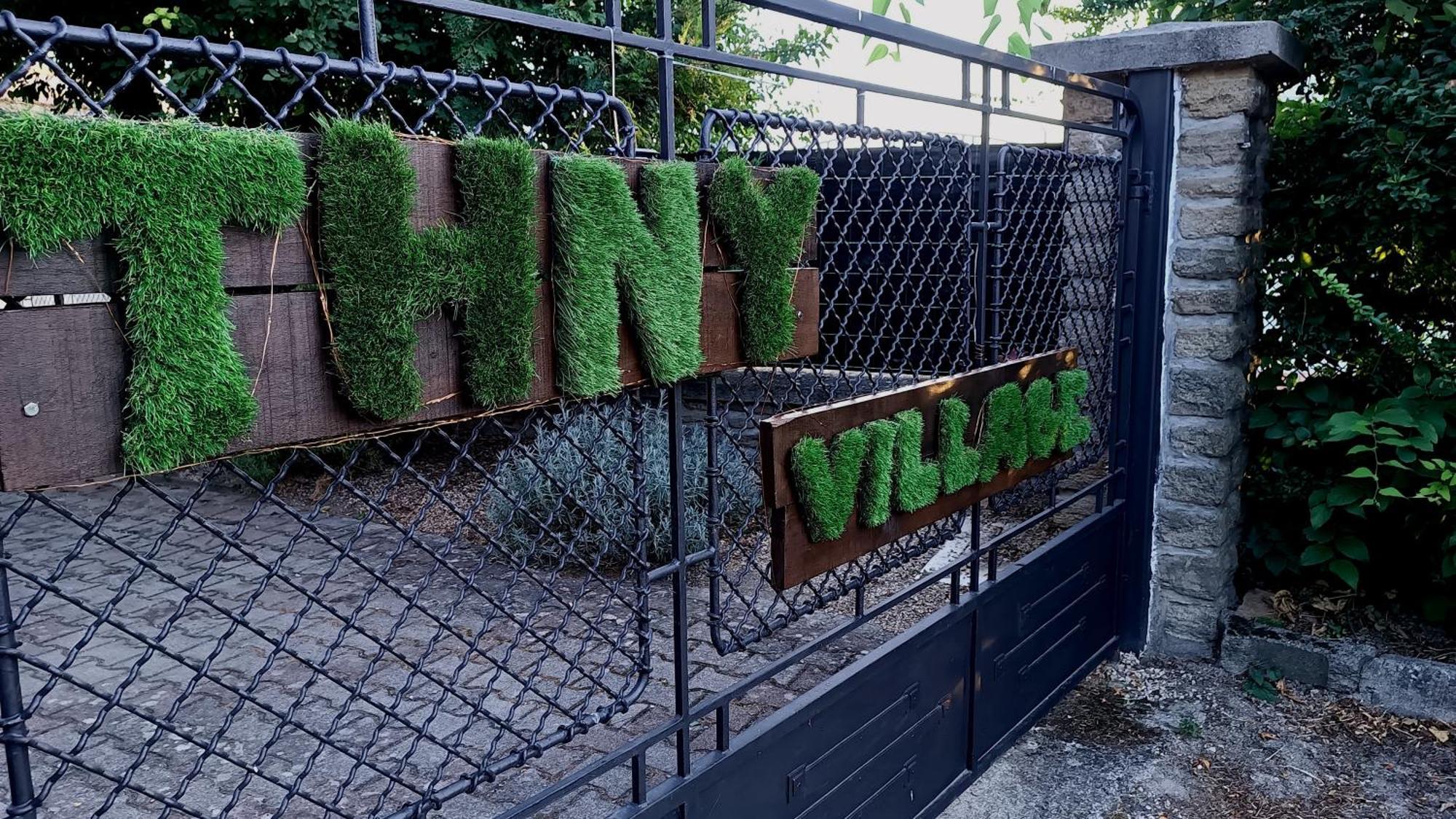 טיהאני T.H.Ny Village Inn Cottage מראה חיצוני תמונה
